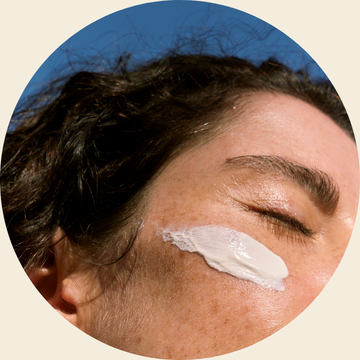 Photo de la peau du visage pour bronzage : conseil naturo